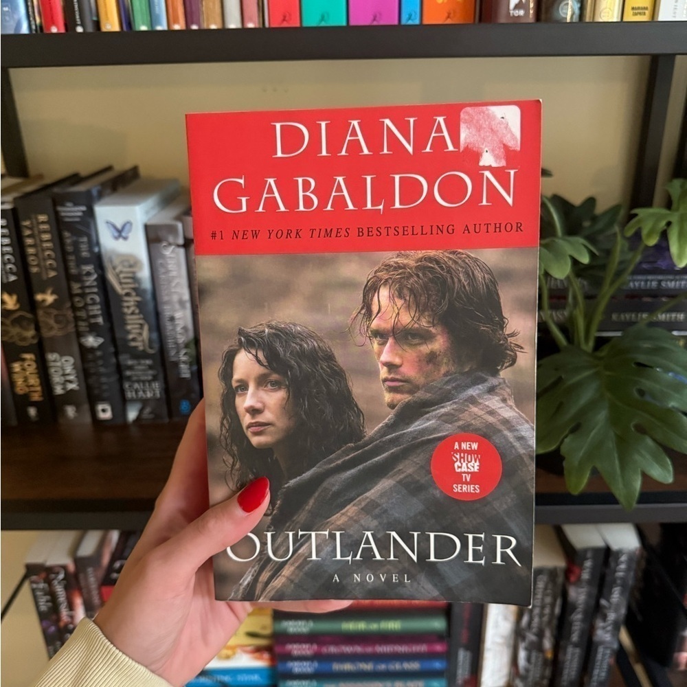 Outlander Novel by Diana Gabaldon